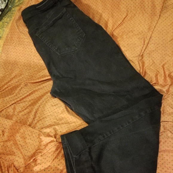 Gift with purchase...Gloria Vanderbilt Jeans - Picture 2 of 5